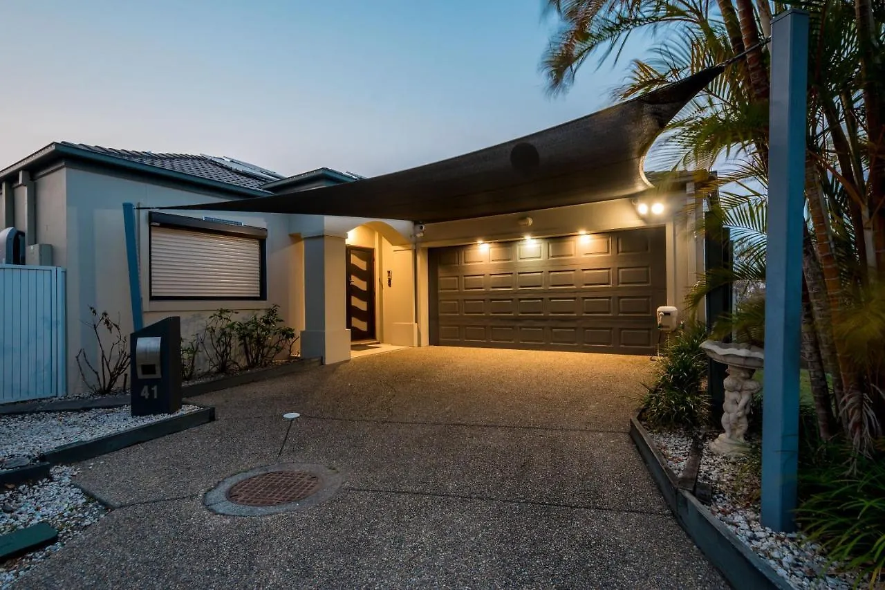 Luxury Waterfront Home Gold Coast 0*,  Australia